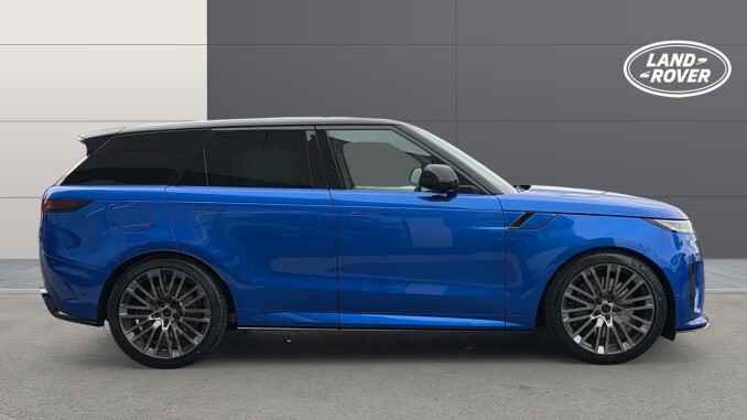 Land Rover Range Rover Sport 4.4 P635 V8 SV Ultimate Edition 5dr Auto Petrol Estate - Image 5